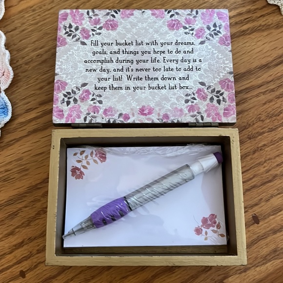 Keepsake box - Picture 2 of 3